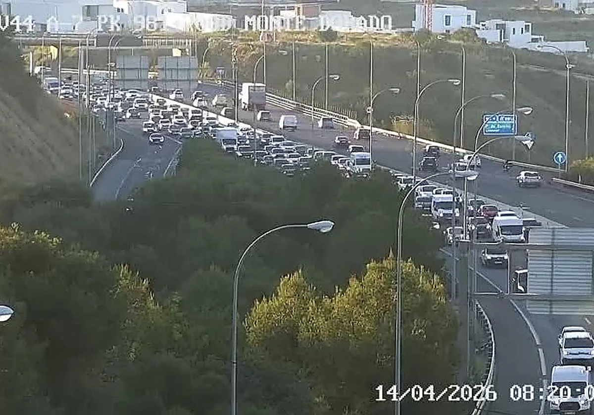 Malaga 112: four-vehicle collision disrupts A-7 traffic near Vélez-Málaga