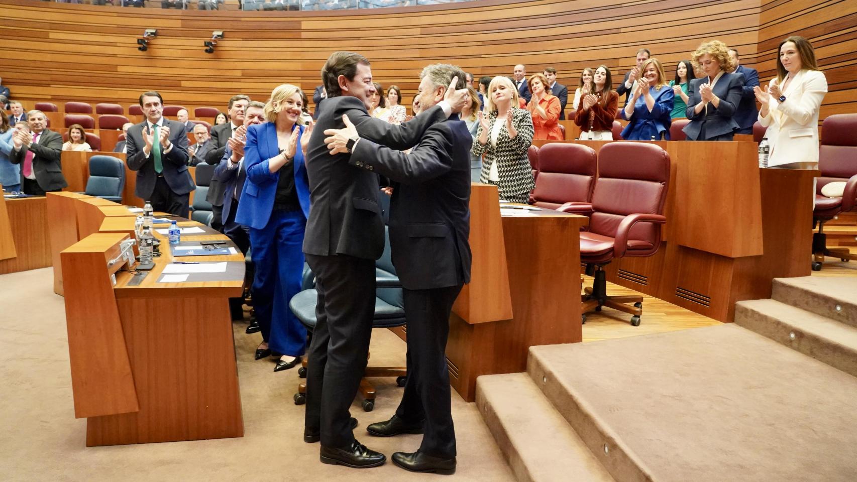 Vázquez toma el timón de las Cortes en el arranque de la legislatura en Castilla y León: "Seré el presidente de todos"