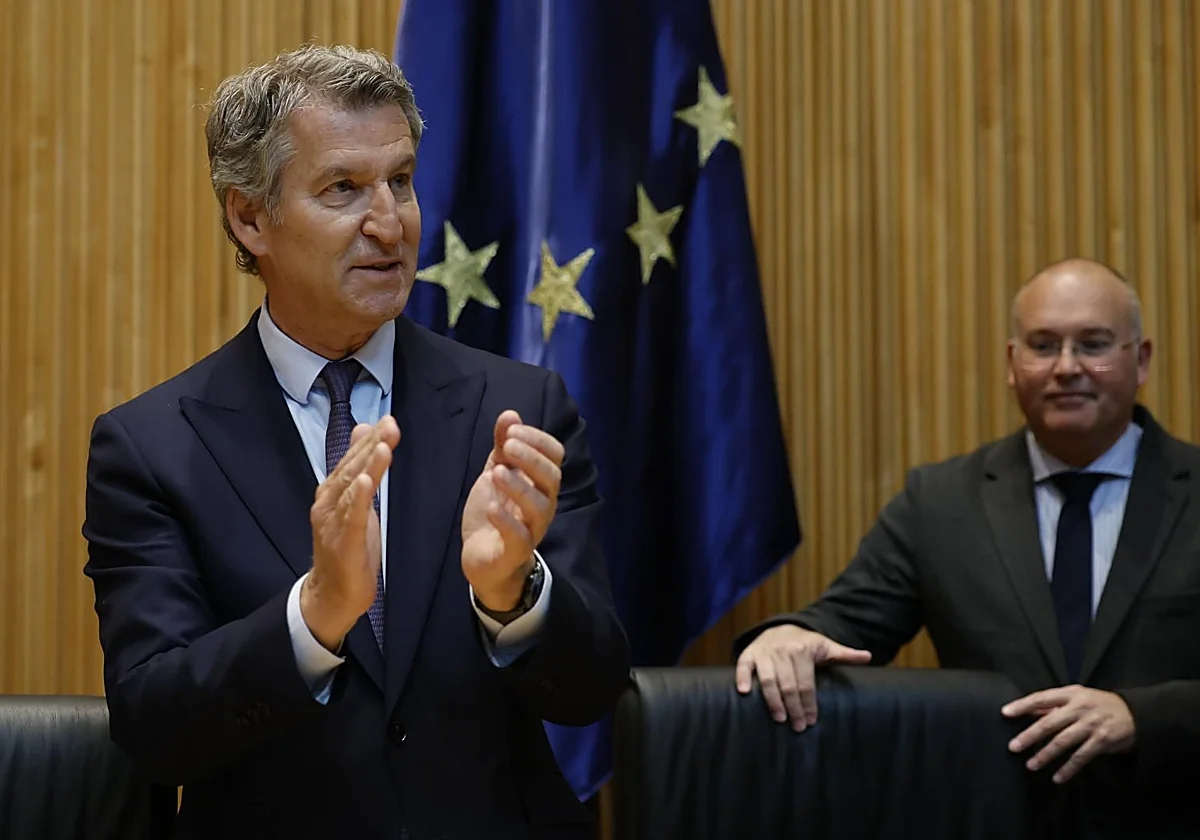 Feijóo se opone a la regularización «inhumana», «insostenible» y «sin control» del Gobierno