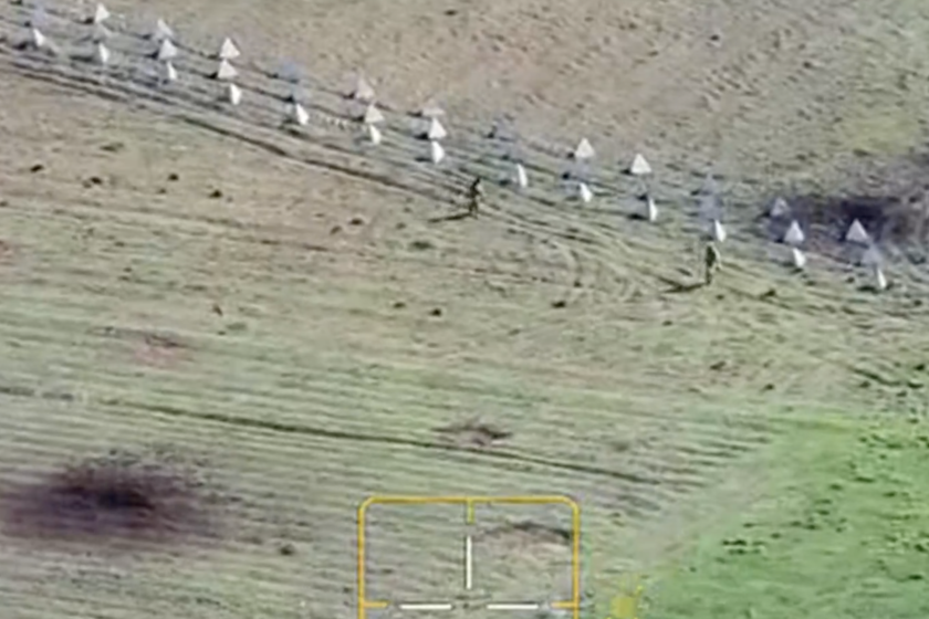 Ucrania ha probado si Rusia cumplía el alto el fuego con una ilusión óptica a campo abierto. El vídeo es autoexplicativo