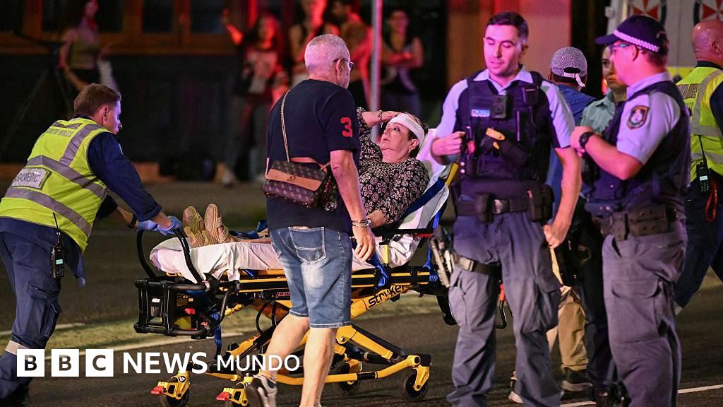 Al menos 15 muertos en un tiroteo durante un evento de la comunidad judía en Bondi Beach, la playa más famosa de Australia