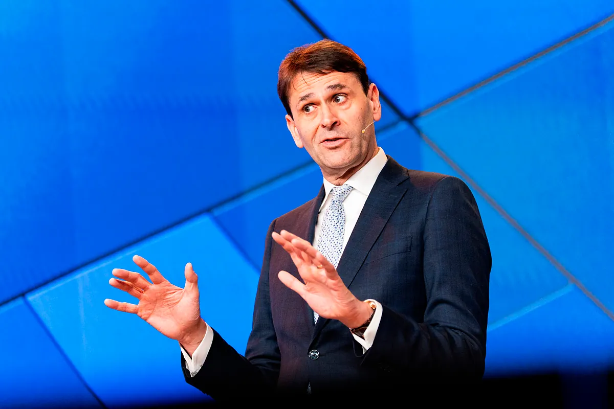 ASML mejora las previsiones por el 'boom' de la demanda de chips para IA