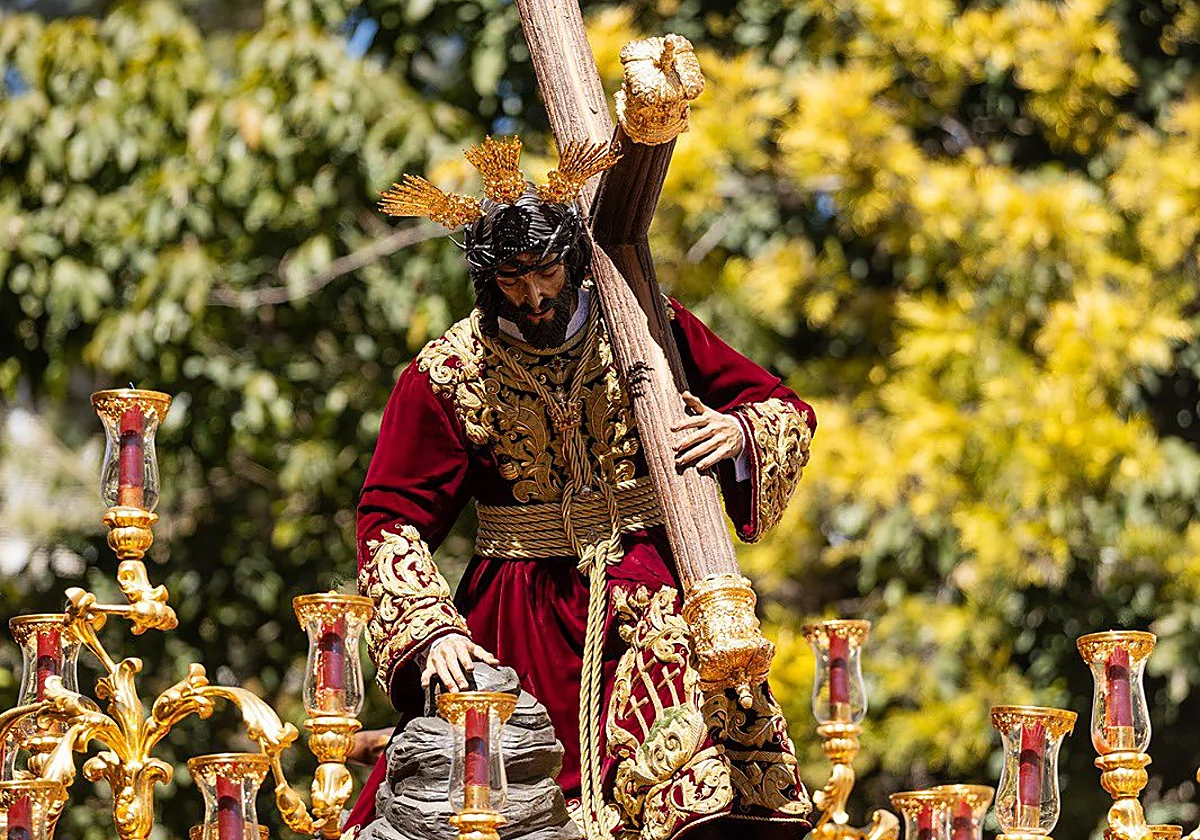 El pregón de las hermandades de Gloria y la presentación de la 'cruz del mundo', principales citas cofrades