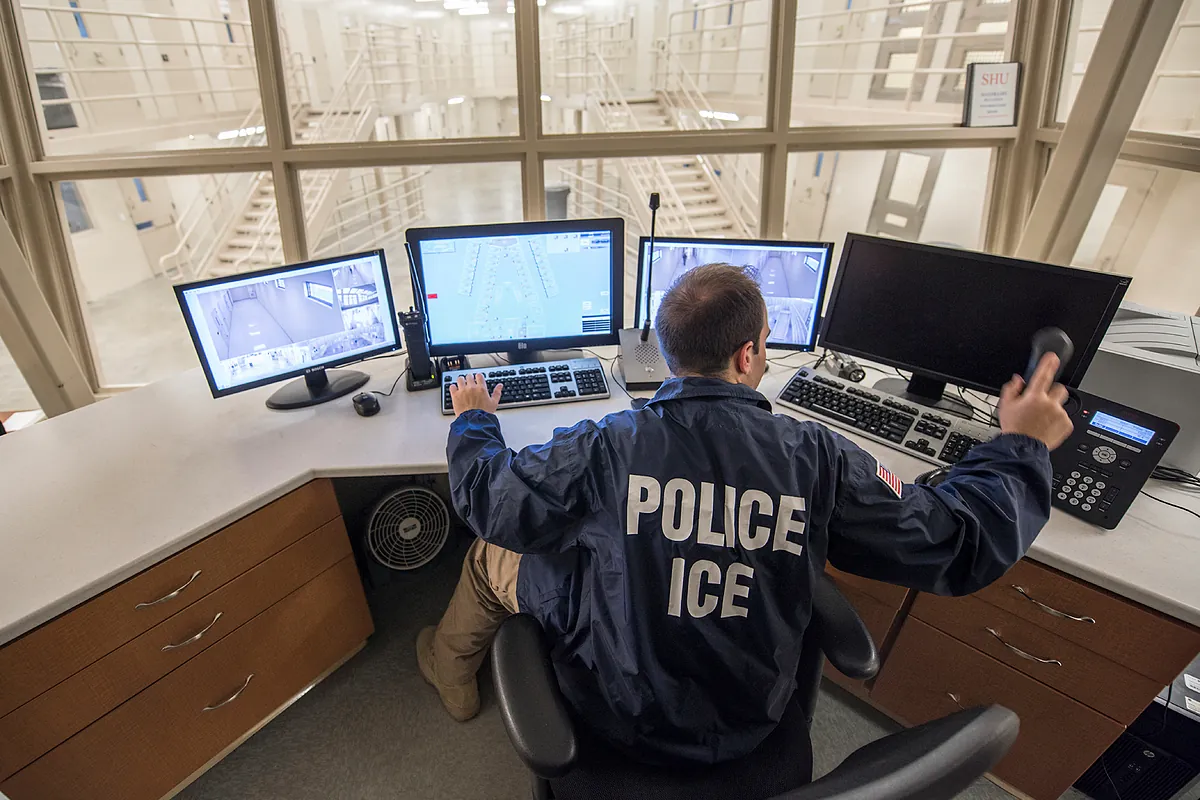 Crece la presión sobre Thomson Reuters por su apoyo al servicio de inmigración de EEUU