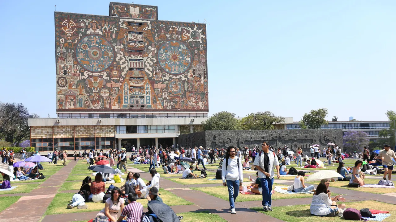 Más del 60% de universitarios en México usa IA generativa, pero pocos la dominan