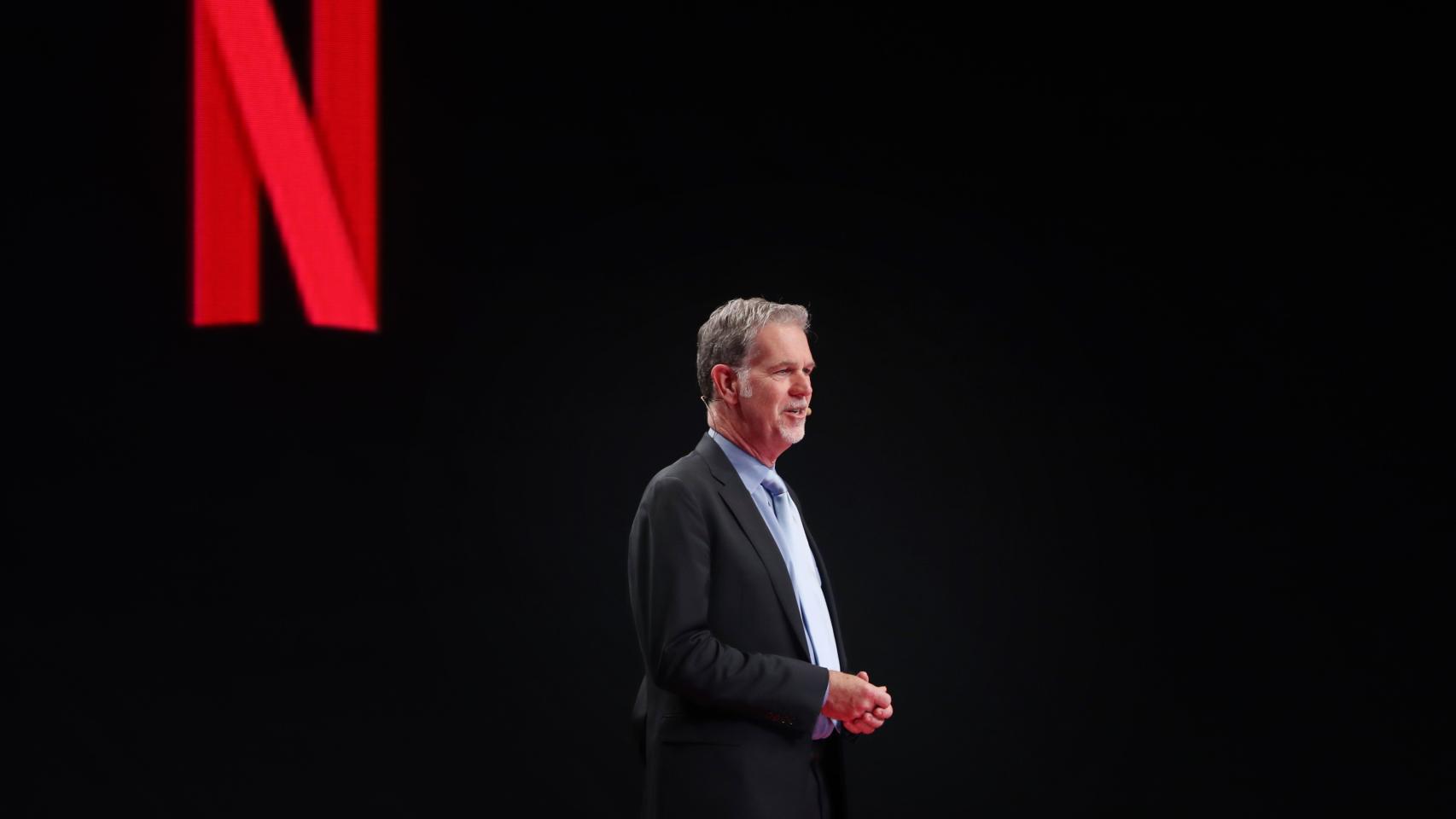 El cofundador de Netflix, Reed Hastings, dejará la compañía en junio: las acciones caen un 9% tras su anuncio