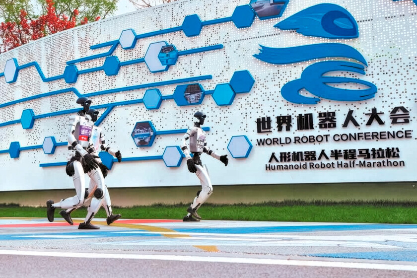 China reunirá a más de 300 robots humanoides en una media maratón. El objetivo va más allá de correr