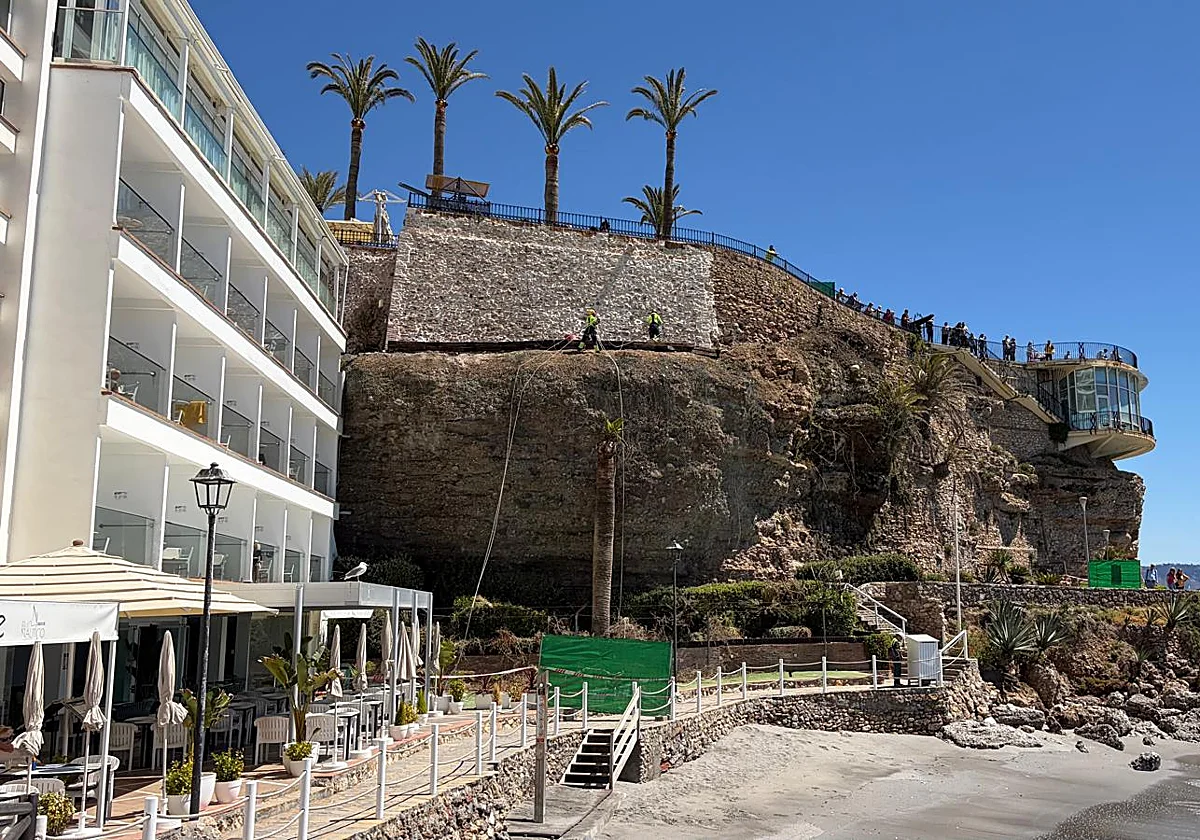 Nerja inicia obras en el acantilado del Balcón de Europa para garantizar la seguridad