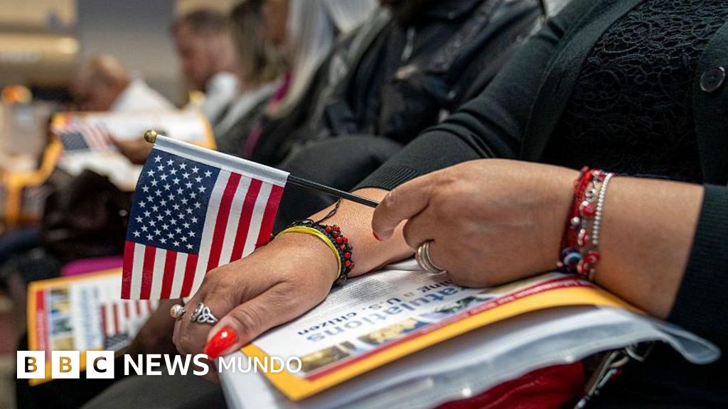 "Nuestra vida está en una especie de limbo": hablan migrantes que estaban a un paso de ser estadounidenses, pero el gobierno de Trump canceló su ceremonia de ciudadanía
