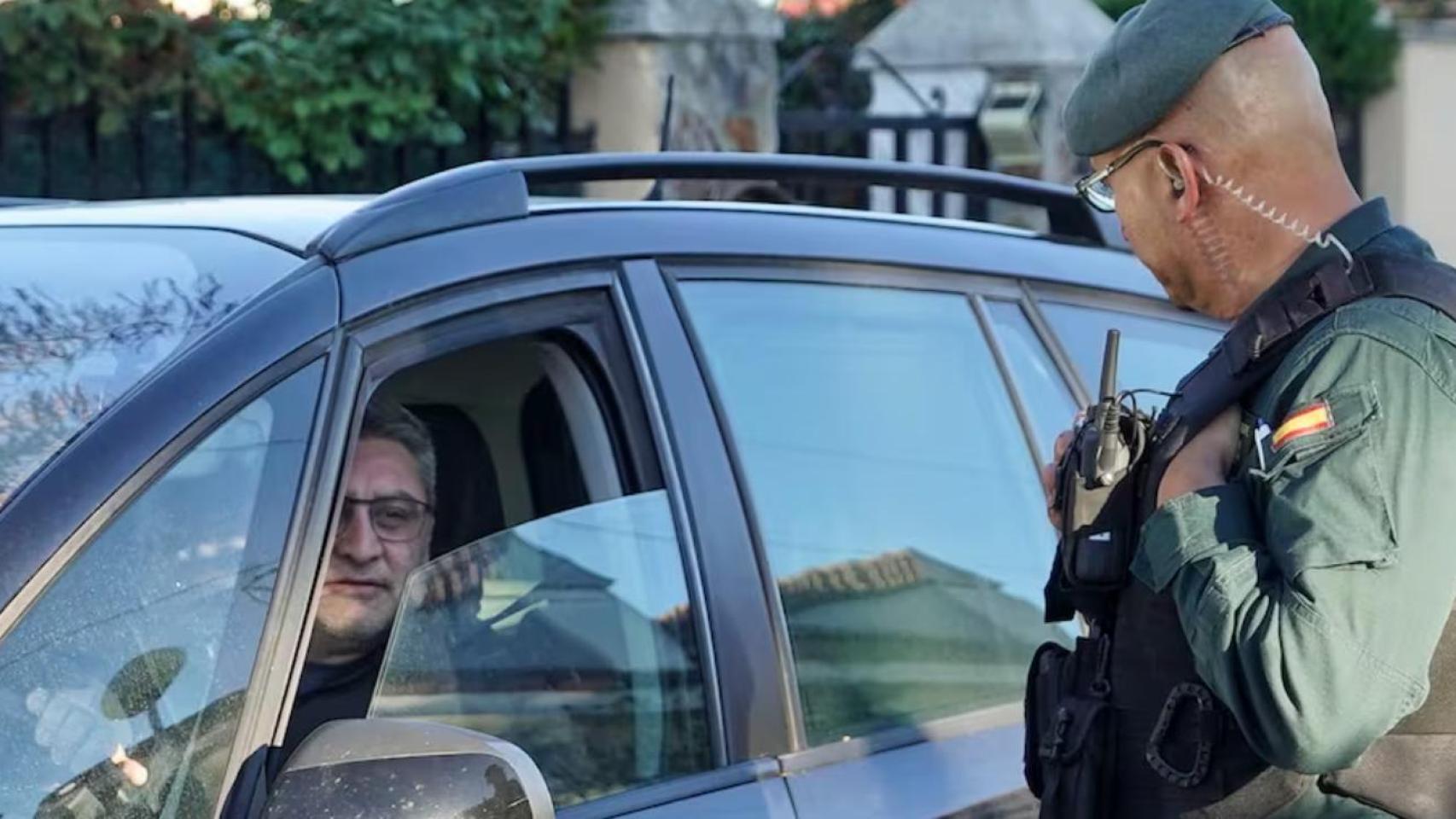 La UCO regresa a Traspinedo para seguir buscando ADN de Esther López: "Lo que pretenden es enfrentar a Óscar al zulo"