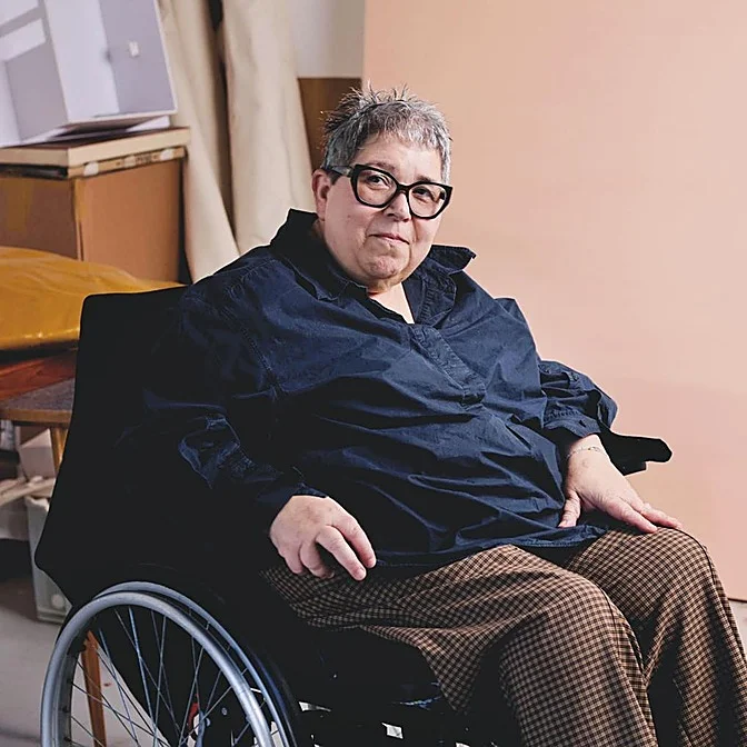 Ángela de la Cruz: «He sobrevivido gracias a mi sentido del humor»