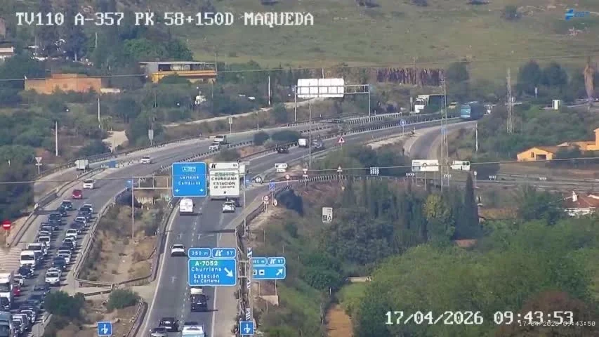 Un accidente provoca retenciones de varios kilómetros en la entrada a Málaga por Campanillas