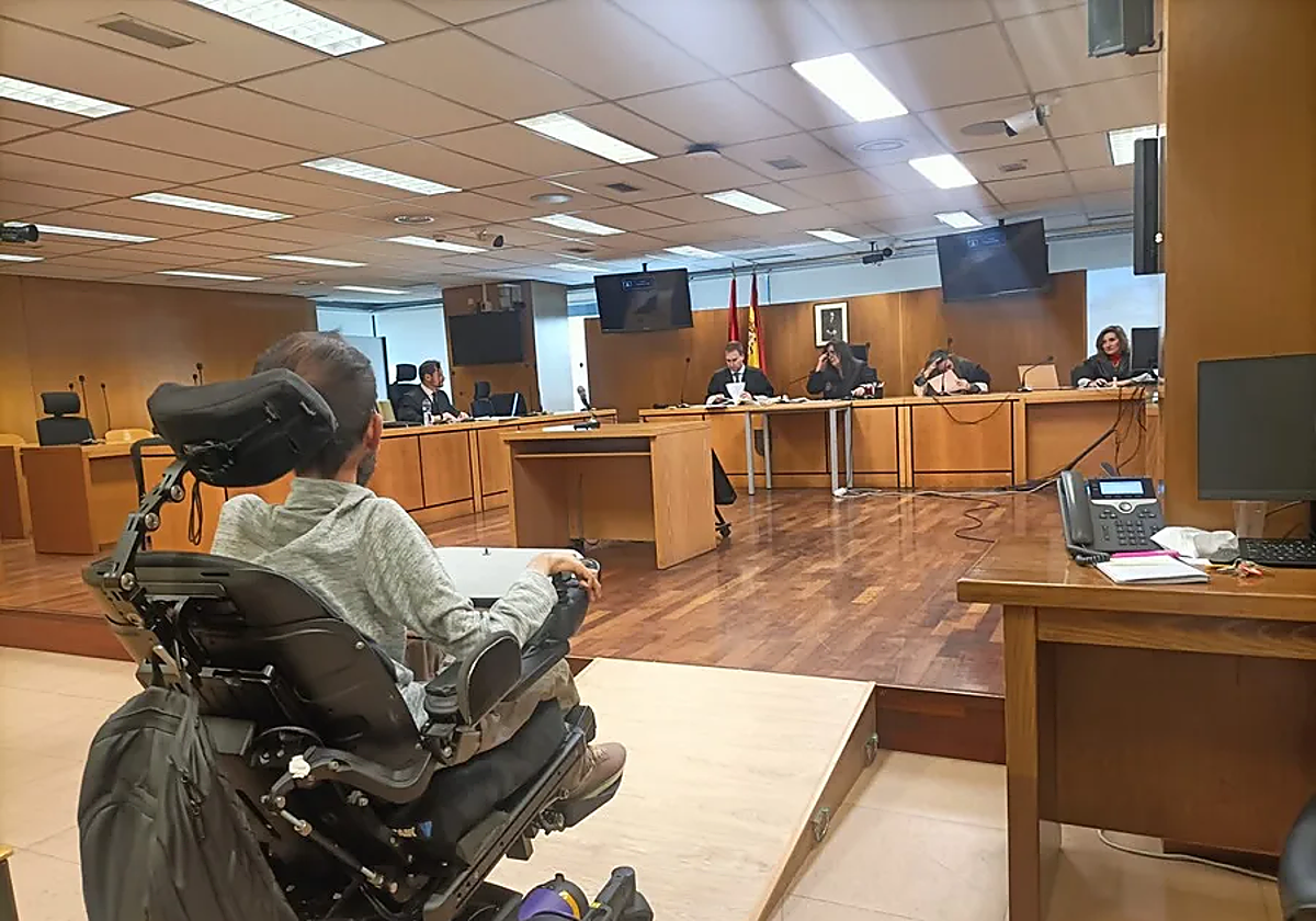 La Audiencia de Madrid absuelve a Echenique de un delito de odio por un mensaje contra el clero