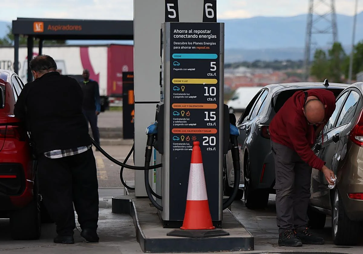 UGT Y CC OO convocan a huelga al sector de las gasolineras para el 30 de abril y el 3 de mayo