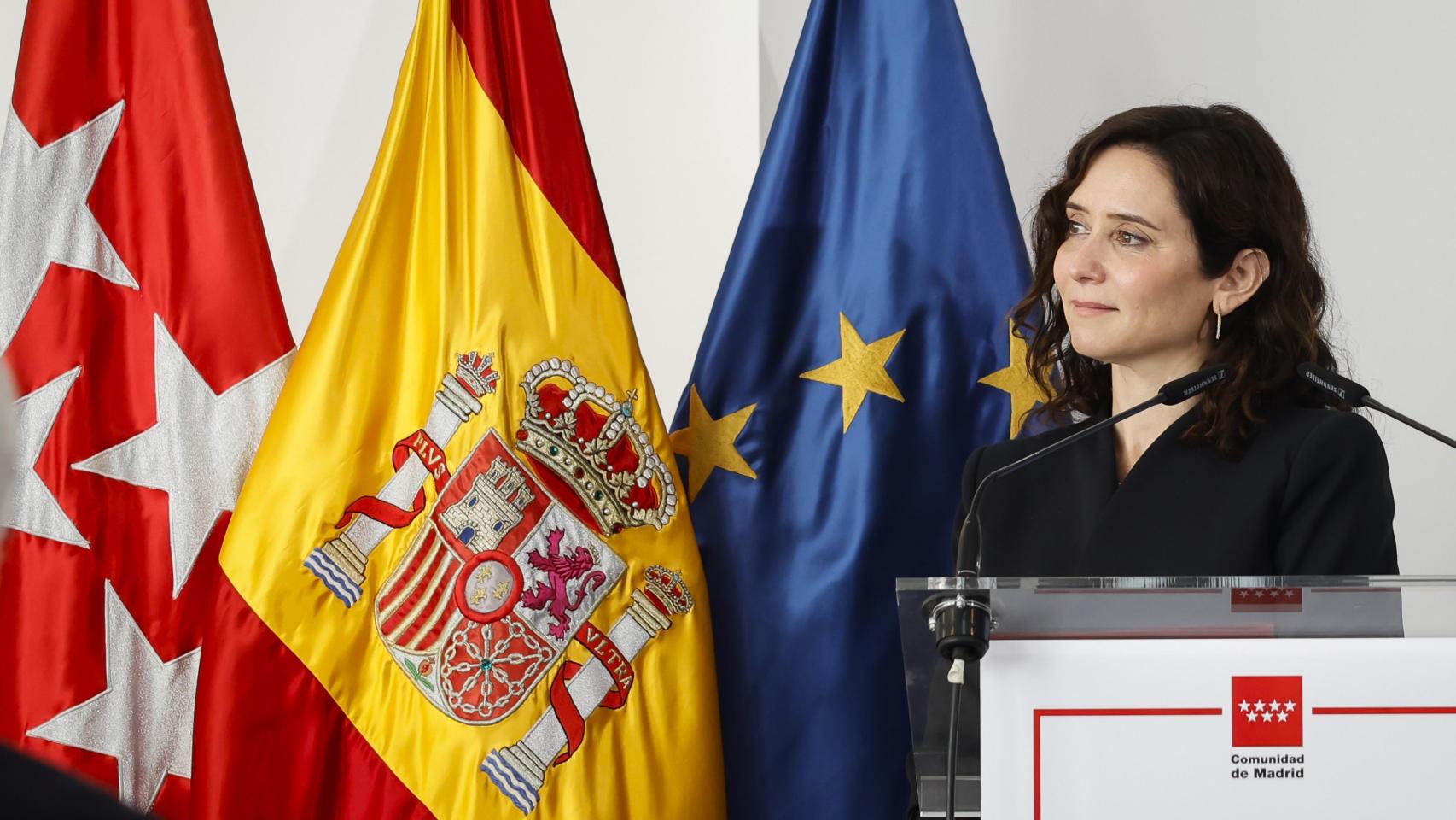 Ayuso cree que "no es legal" aplicar la "prioridad nacional" para dar ayudas tras conocer el pacto PP-Vox en Extremadura