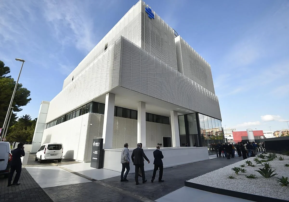 El cirujano acusado de violar a una paciente lleva años operando en clínicas de Murcia