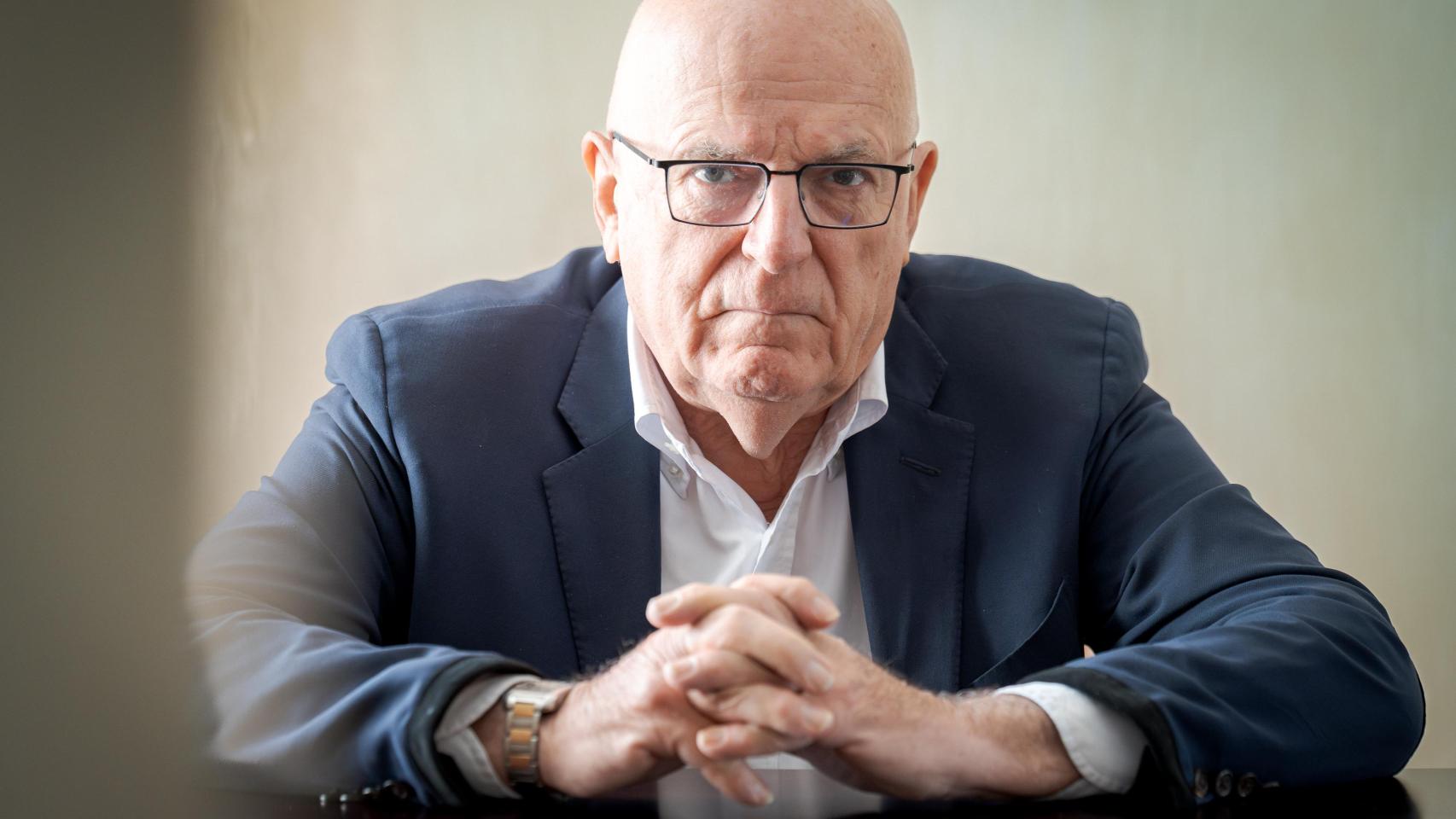 Dearlove, ex espía británico: "La amenaza a la empresa española es real. La inteligencia rusa es capaz de atacar en Europa"