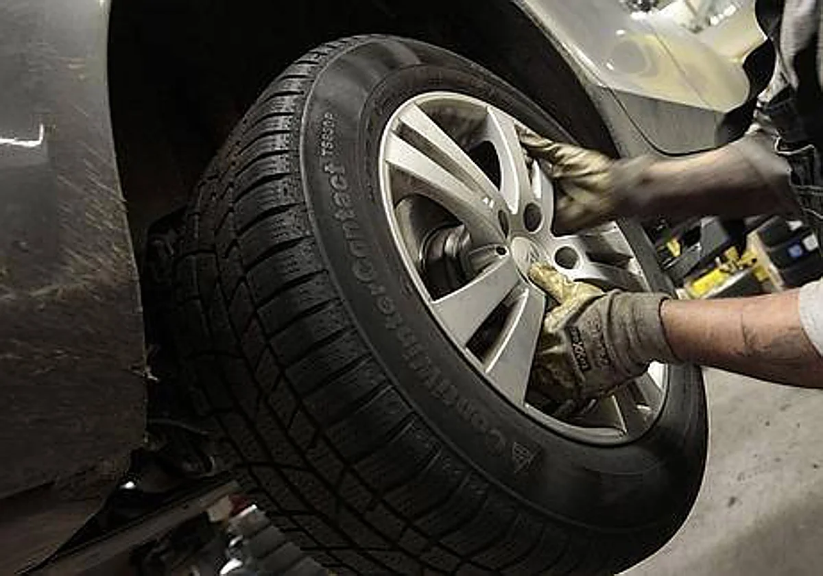 Multa de 7.500 euros a un concesionario de Málaga por hacer una copia completa del DNI del cliente