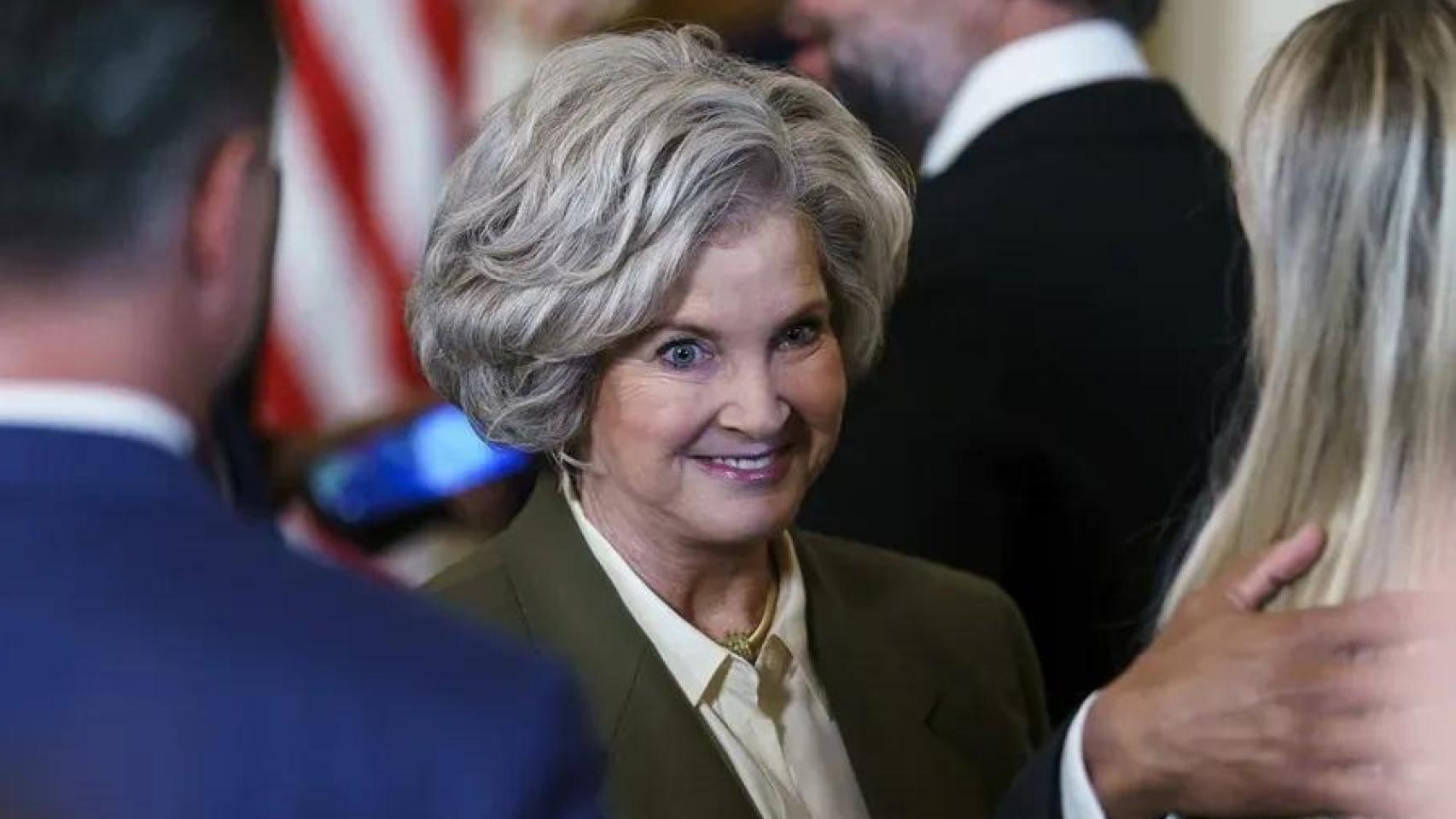 La jefa de gabinete de la Casa Blanca dice que Trump "tiene personalidad de alcohólico" y que Musk "consume ketamina"