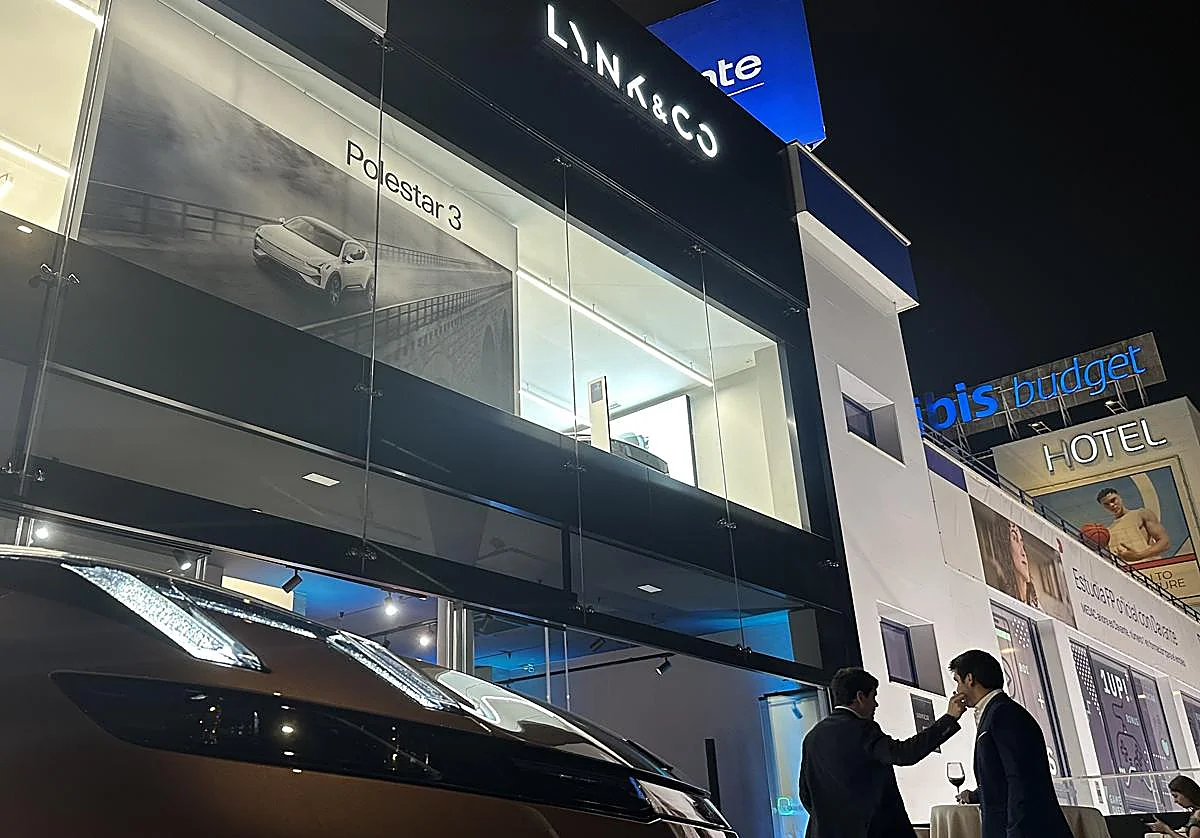 Lynk Co se sube al carro de la venta tradicional con su primer concesionario en Málaga