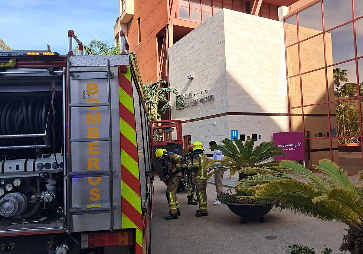 Un pequeño incendio en el hotel Holiday World de Benalmádena hace saltar las alarmas