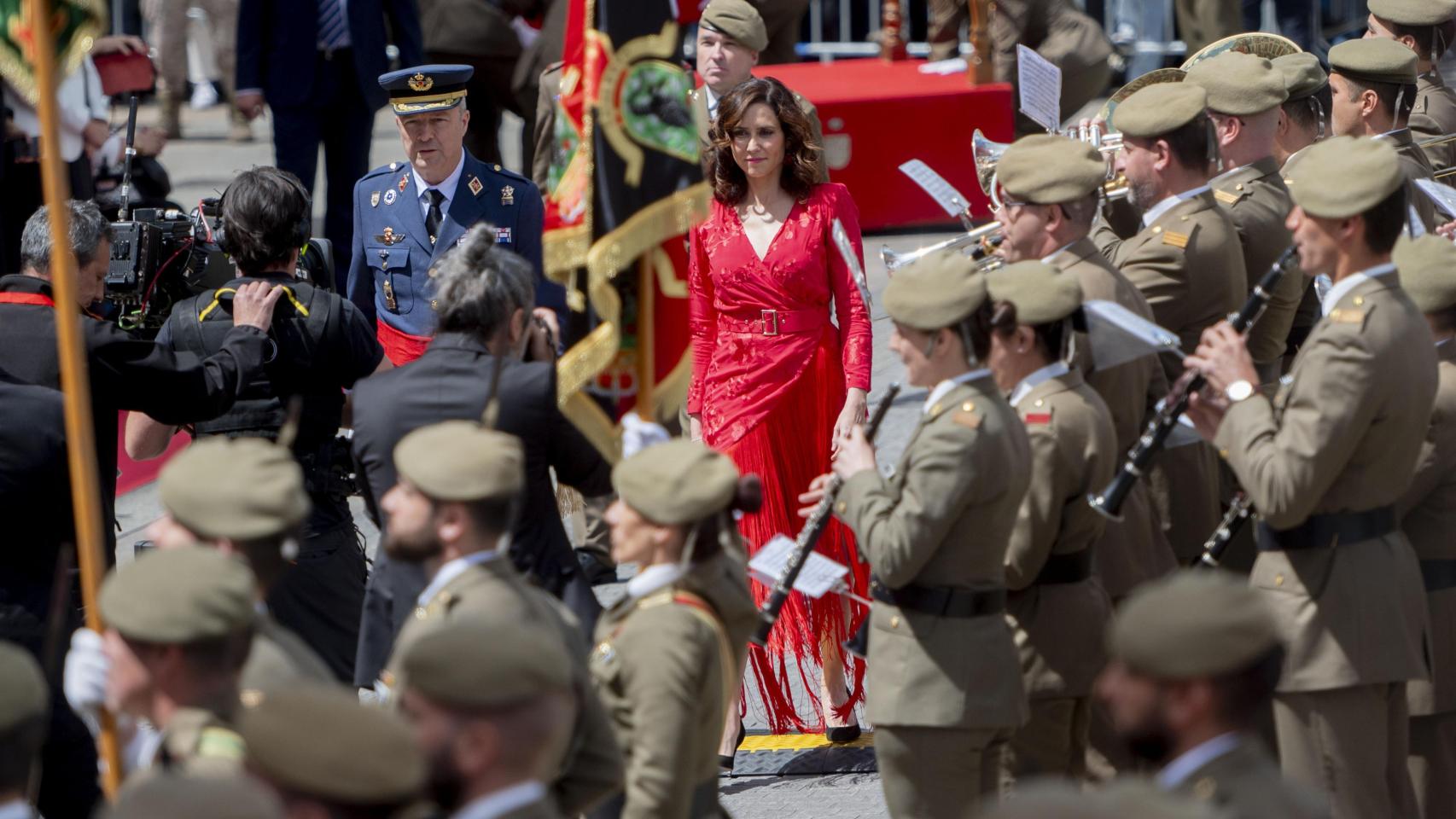 El Gobierno deja a Madrid sin militares para el desfile del Dos de Mayo y monta su propio acto al margen de Ayuso