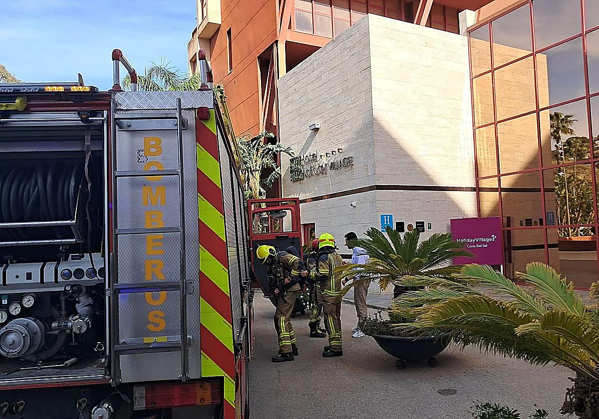 Fire at Benalmádena holiday complex swiftly contained thanks to quick-thinking hotel staff