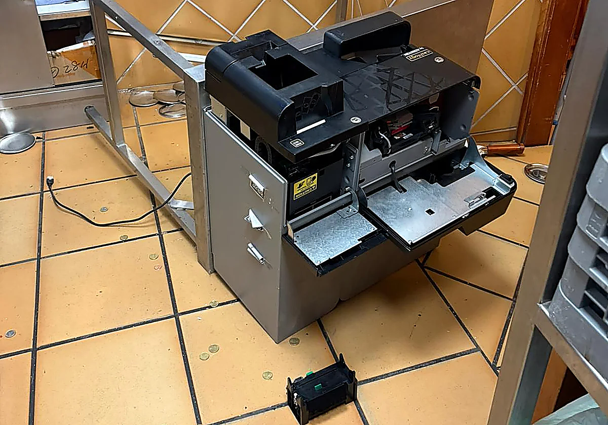 Malaga roadside restaurant suffers robbery by four hooded individuals