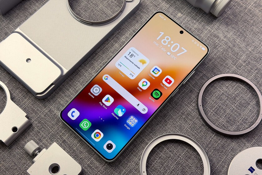 La Unión Europea está empeñadísima en que las baterías sean extraíbles en 2027. Y Apple está empeñadísima en que no