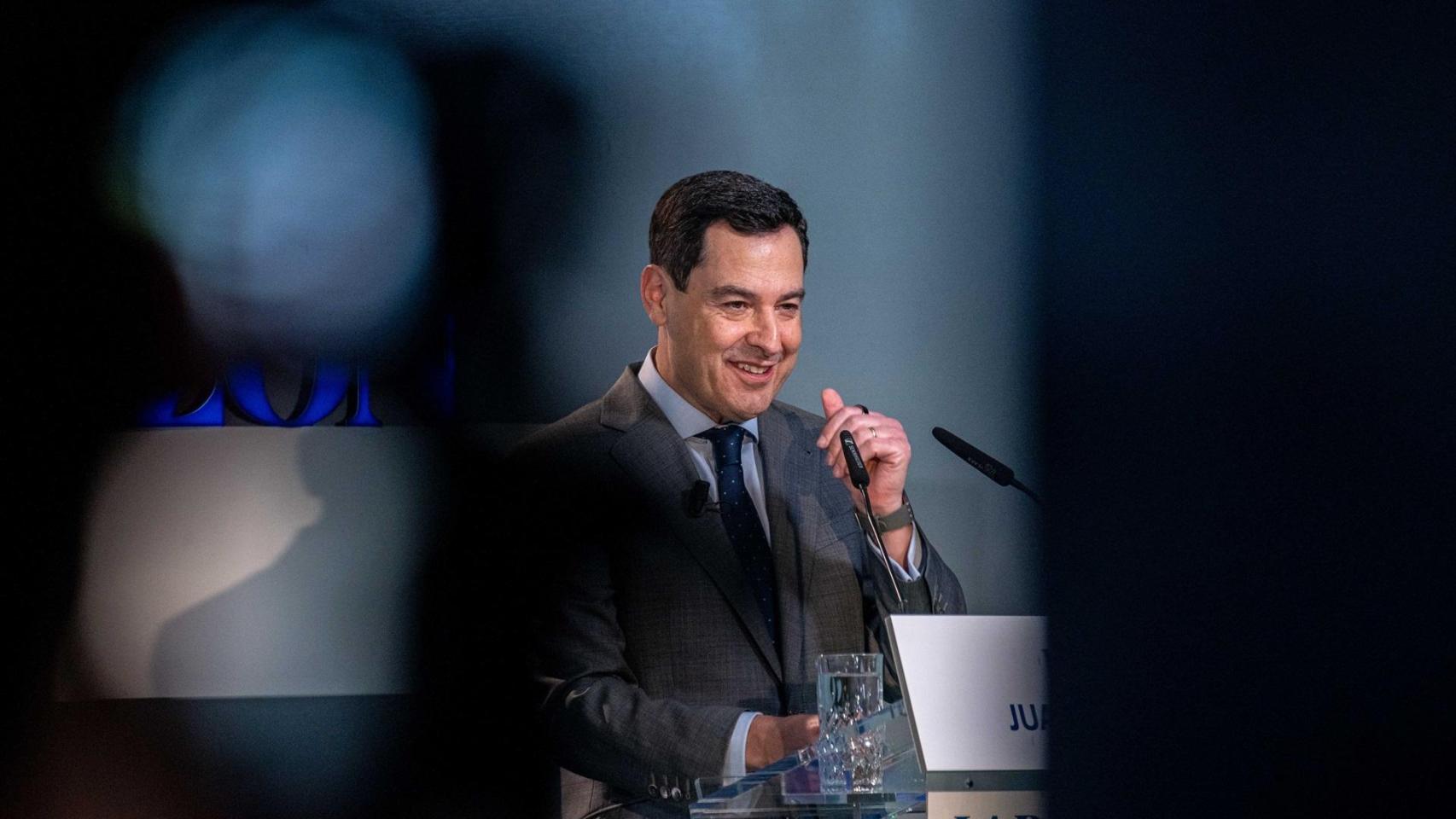 Juanma Moreno se fija como objetivo solucionar el problema de la vivienda a "casi 200.000 familias"