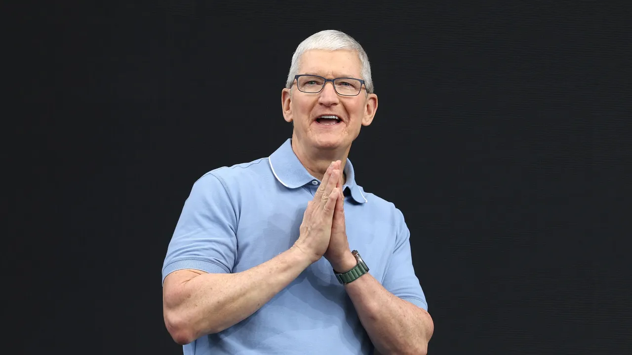 Tim Cook deja la dirección de Apple después de 25 años