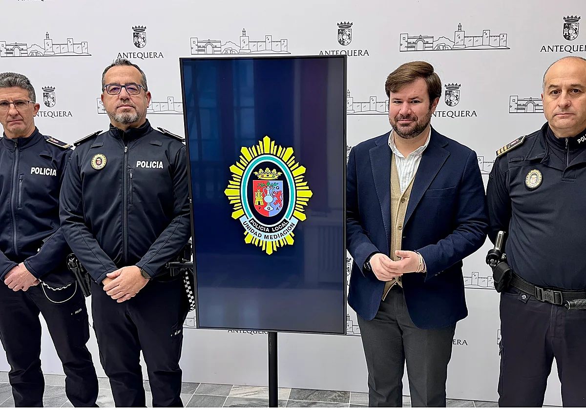 La Policía Local de Antequera crea una oficina de mediación para evitar conflictos entre vecinos