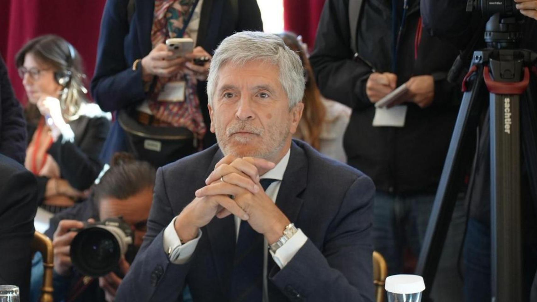 Alarma entre funcionarios de prisiones y policías por el empeño del Gobierno en regularizar a presos preventivos