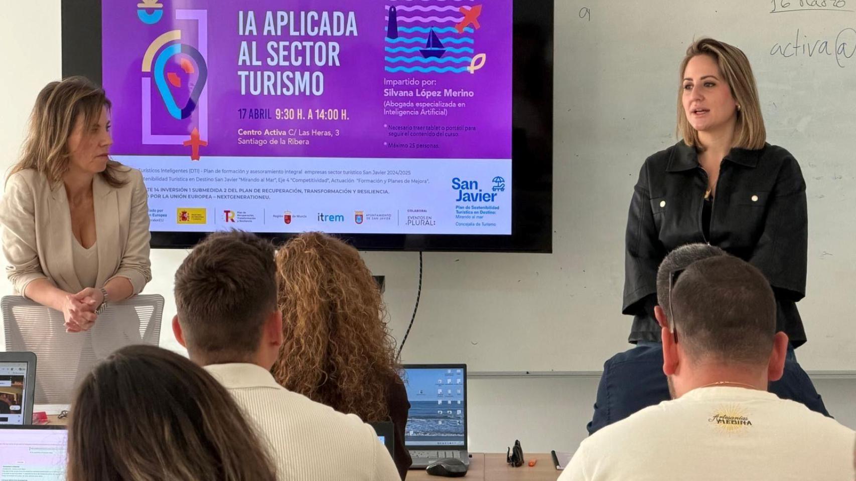 Empresarios de San Javier se forman en IA para revolucionar el turismo local a través de herramientas innovadoras