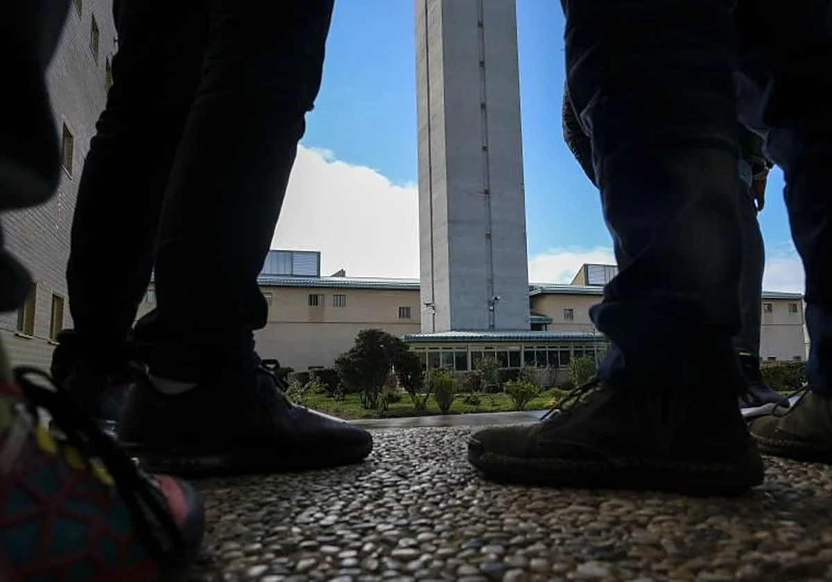 Instituciones penitenciarias insta a «facilitar» la regularización de presos extranjeros