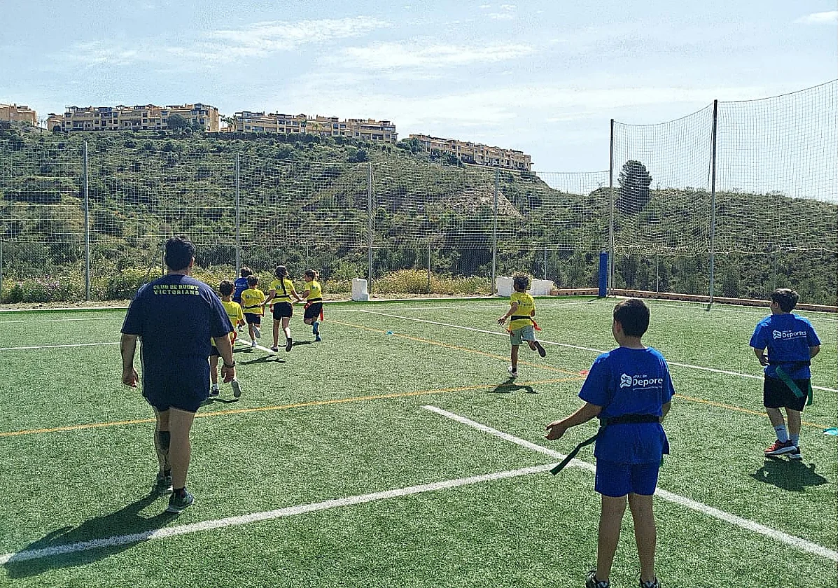 El Torneo Intercentros de Rugby en Rincón de la Victoria reunirá a 250 alumnos de Secundaria en su segunda edición