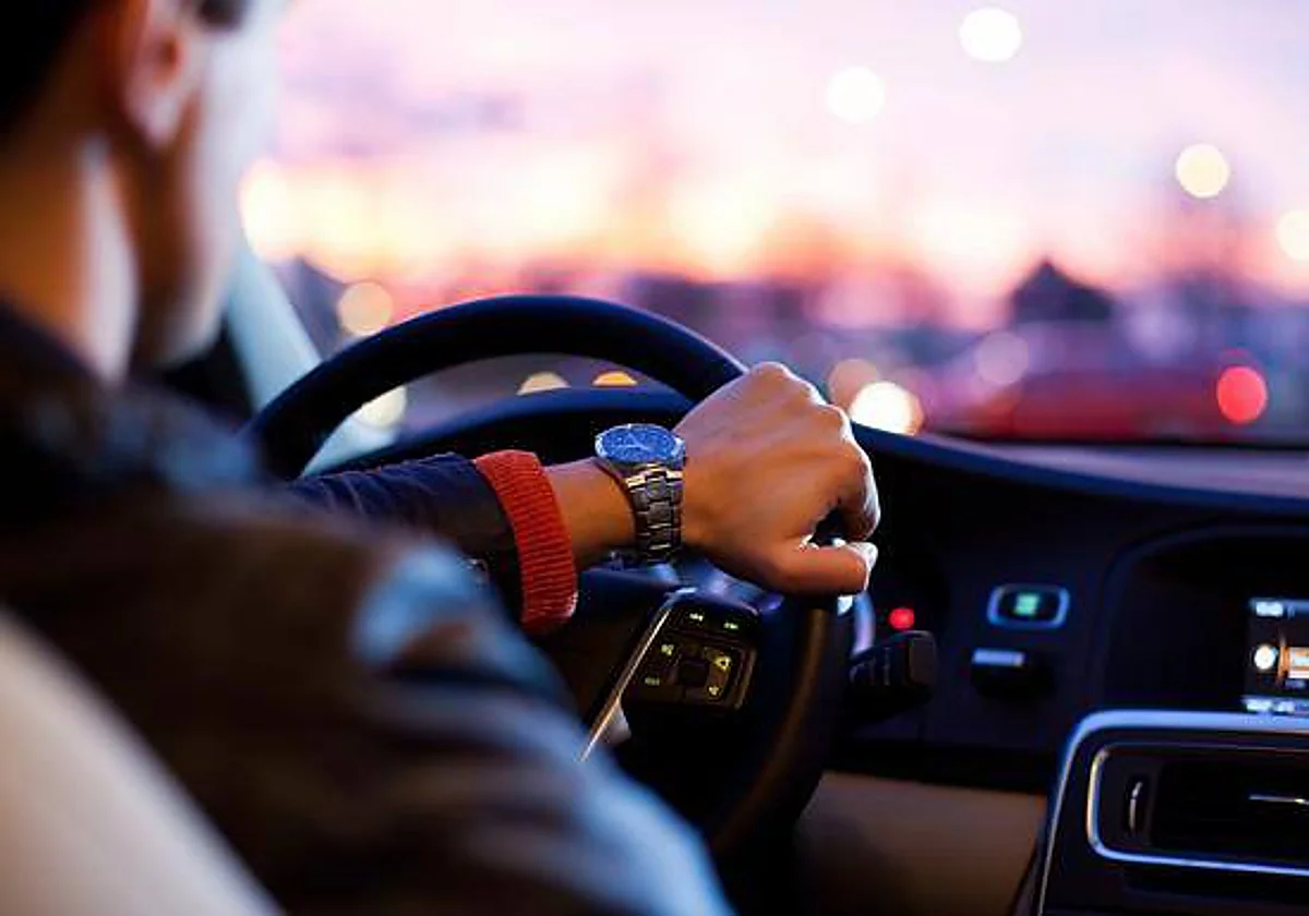 Multa de 200.000 euros a una empresa de VTC por controlar 24 horas a sus trabajadores a través de sus móviles personales