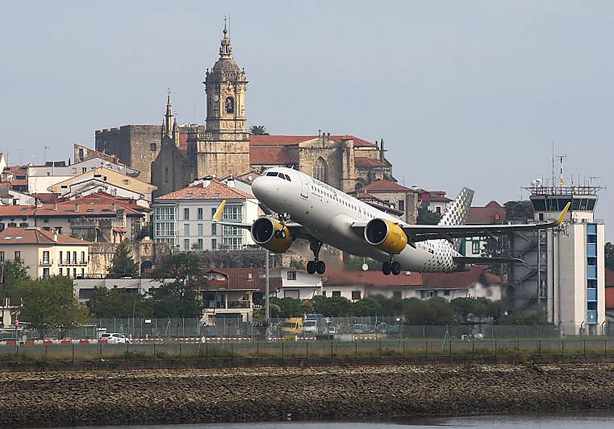 Spain's air transport sector rules out cancellations but recommends buying tickets in advance