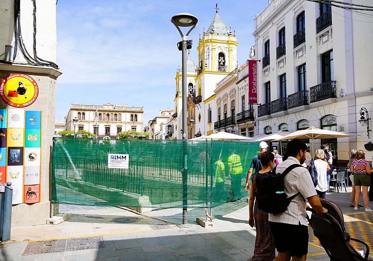 Arranca la retirada de la rampa del aparcamiento del Socorro de Ronda para ganar espacio peatonal