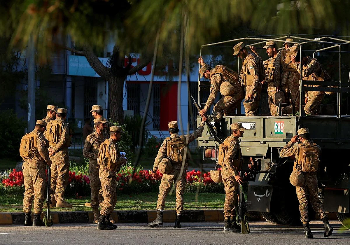 Sigue en directo la última hora de la guerra en Oriente Medio | Irán aborda un buque en Ormuz y advierte de que está listo para «asestar golpes demoledores» si se reanudan los combates