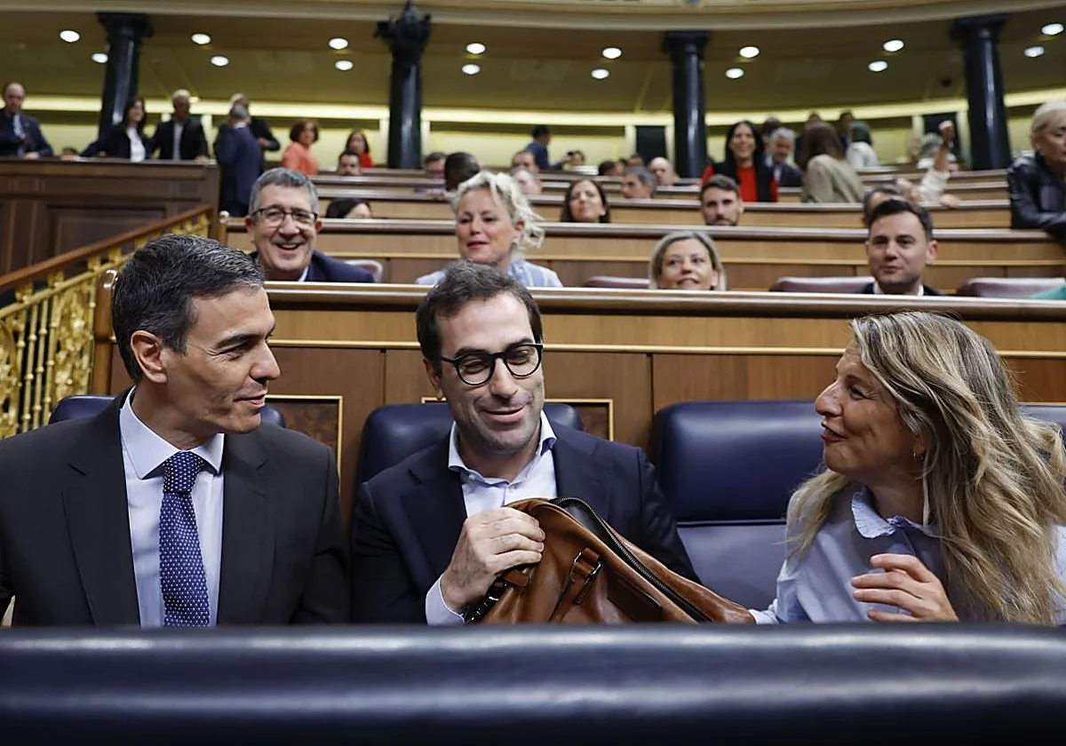 Cuerpo se estrena en el Congreso como vicepresidente con una «cálida bienvenida» del PP