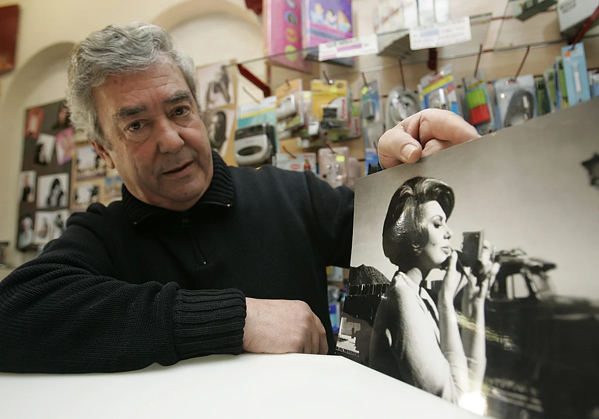 Fallece Eugenio Griñán, el fotógrafo de las estrellas y de la gente corriente