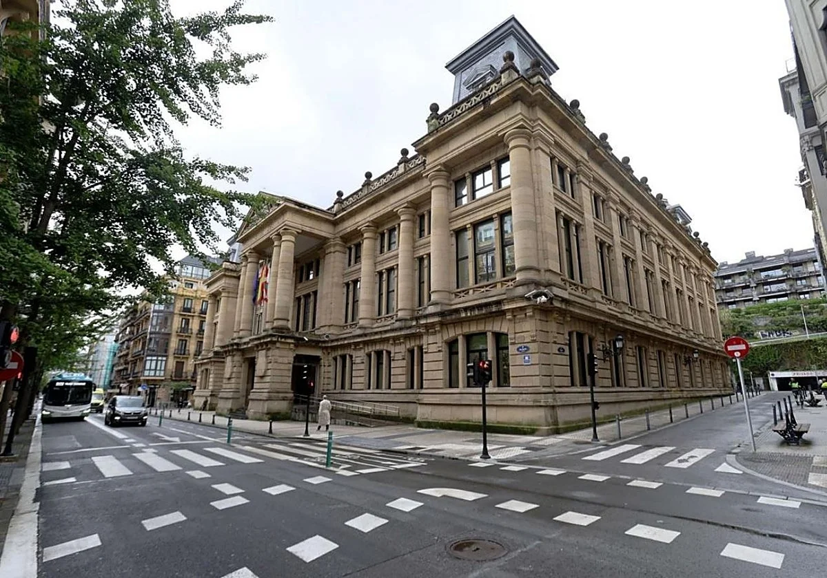 Vende la casa de su madre en Gipúzcoa asegurando que estaba muerta