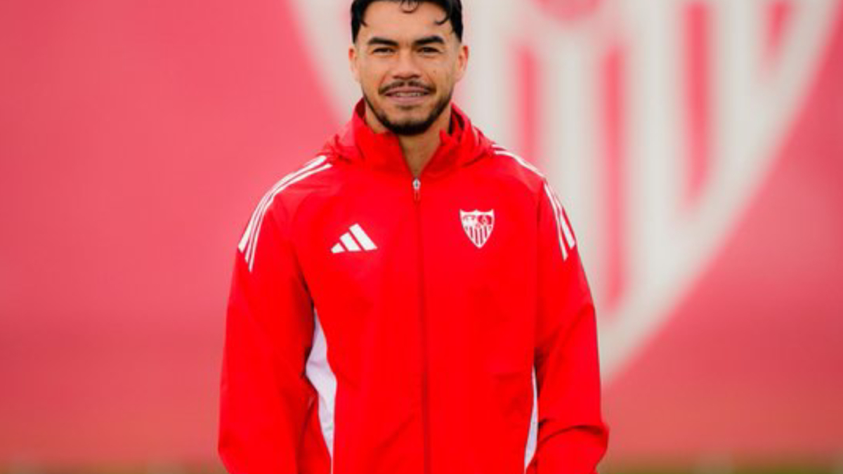 Suazo: "En Sevilla estoy feliz y es donde quiero estar"