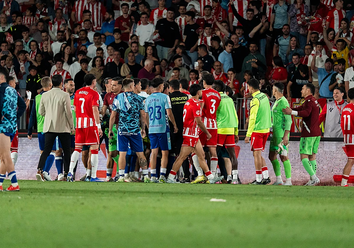 Multa al Almería, un partido de sanción para Ramón y dos para Chirino
