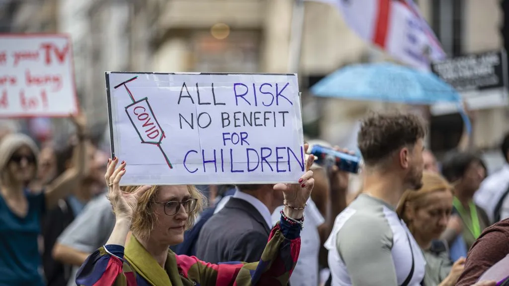 El 70% de la gente a nivel mundial cree ideas sin fundamento sobre vacunas, parecetamol y más