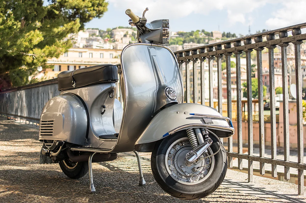 La Vespa cumple hoy 80 años como icono económico y cultural