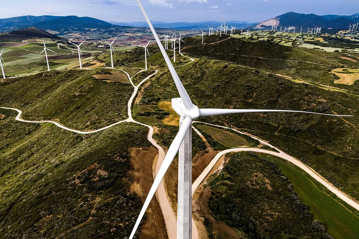 Cómo las renovables blindan a España del 'shock' energético de la guerra de Irán
