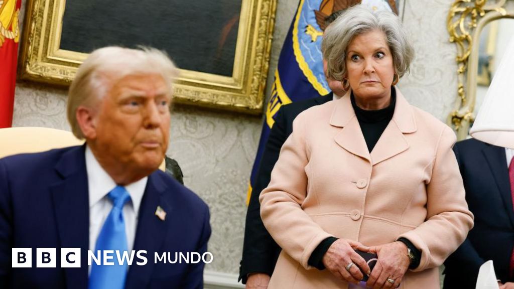 La jefa de gabinete de Trump acusó a la revista Vanity Fair de sacar de contexto sus palabras sobre el presidente y otros miembros del gobierno