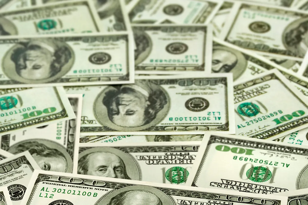 El dólar pierde las ganancias obtenidas durante la guerra